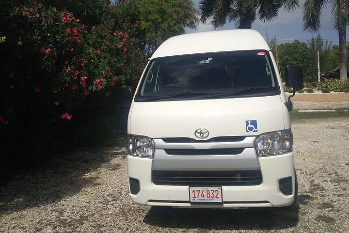 Capacity - 8 PAX + 1 Wheelchair
Toyota HiAce Van